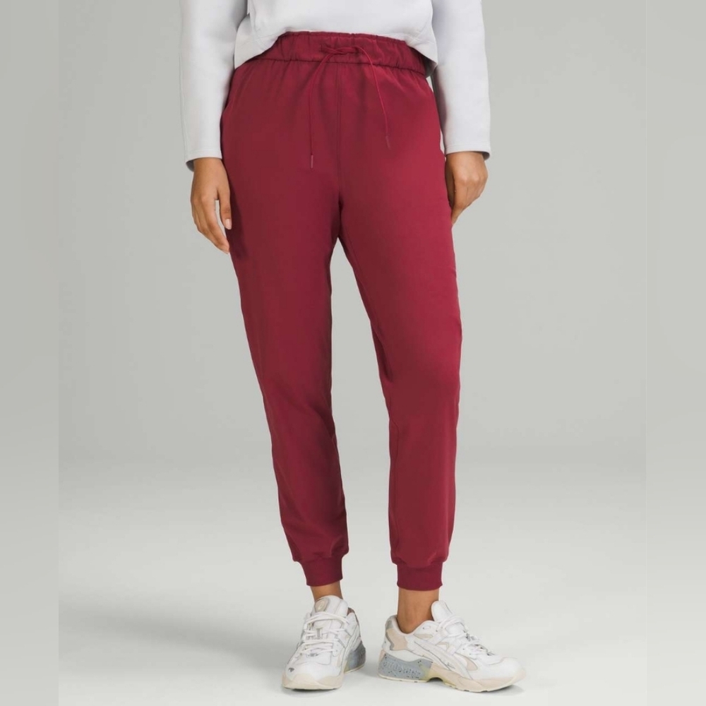 Lululemon Stretch High Rise Joggers, 8. EUC.